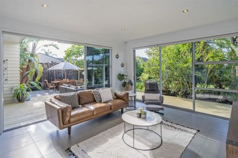 Photo of property in 5 Acacia Court, Whitianga, 3510