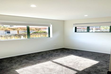 Photo of property in 11 San Ambrosio Rise, Henderson, Auckland, 0612