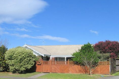 Photo of property in 16 Ngarimu Place, Mount Maunganui, 3116