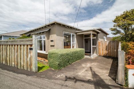 Photo of property in 5 Hargest Crescent, Saint Kilda, Dunedin, 9012