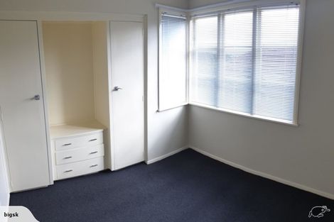 Photo of property in 198 Whites Line East, Waiwhetu, Lower Hutt, 5010