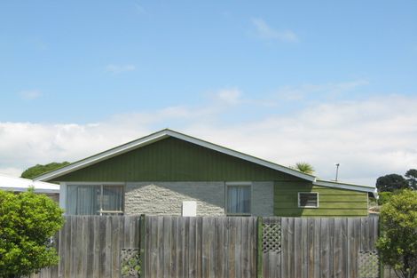 Photo of property in 22 Saint Heliers Crescent, Aranui, Christchurch, 8061
