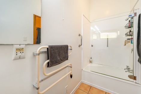 Photo of property in 92 Paekakariki Hill Road, Pauatahanui, Porirua, 5381