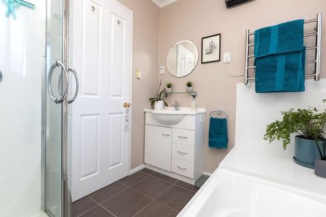 Photo of property in 3 Prudhoe Lane, Northcote, Christchurch, 8052