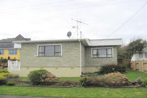 Photo of property in 18 Chester Street, Levin, 5510