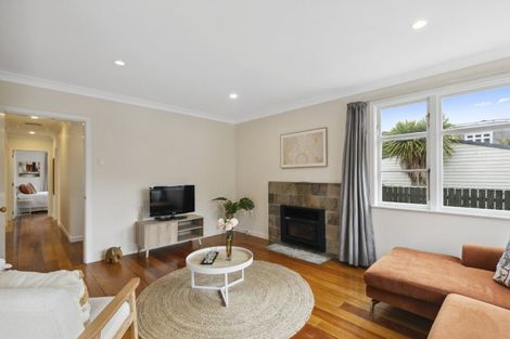 Photo of property in 29 Collins Avenue, Tawa, Wellington, 5028