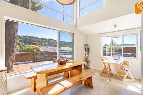 Photo of property in 27 Carlow Grove, Birchville, Upper Hutt, 5018