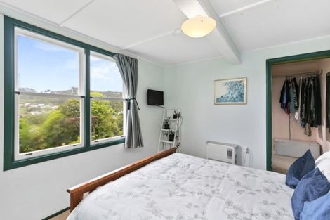 Photo of property in 4 Montgomery Avenue, Karori, Wellington, 6012