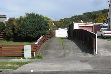 Photo of property in 3 Hamstead Street, Wainuiomata, Lower Hutt, 5014