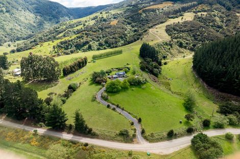 Photo of property in 292 Waipori Falls Road, Berwick, Outram, 9073