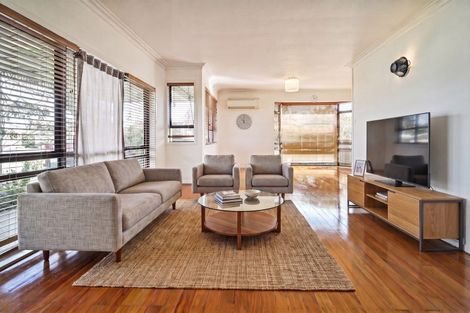 Photo of property in 807 Oxford Street, Saint Leonards, Hastings, 4120