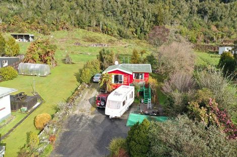 Photo of property in 23 Main Road, Harihari, 7884