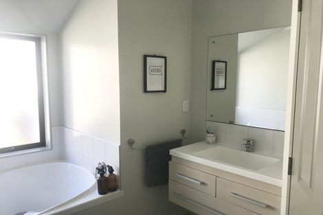 Photo of property in 17a Raumati Terrace, Khandallah, Wellington, 6035