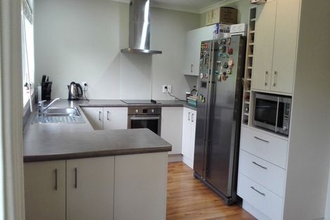 Photo of property in 24a Taylor Terrace, Tawa, Wellington, 5028