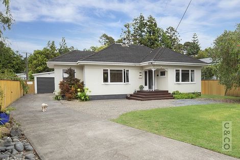 Photo of property in 7 Taupaki Road, Taupaki, Henderson, 0782