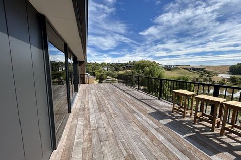 Photo of property in 29 Golf View Close, Fairhall, 7272