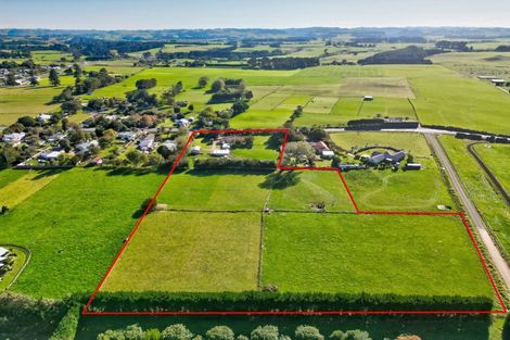 Photo of property in 5 Weraroa Road, Waverley, 4510