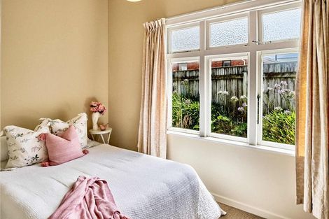 Photo of property in 10 Lambley Road, Titahi Bay, Porirua, 5022