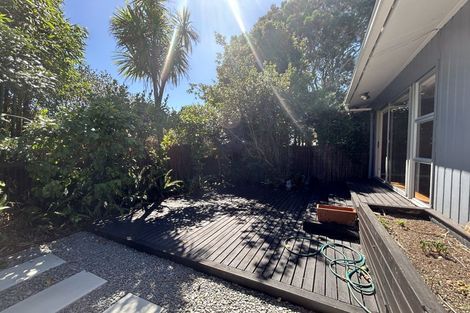 Photo of property in 2/25a Tramway Road, Beach Haven, Auckland, 0626