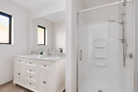 Photo of property in 29 Holcombrooke Lane, Welcome Bay, Tauranga, 3175