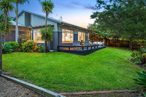 Photo of property in 15 Cinnabar Place, Westgate, Auckland, 0614