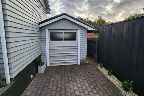 Photo of property in 60 Awanui Street, Merrilands, New Plymouth, 4312