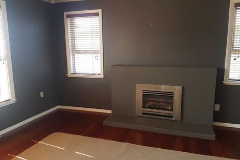 Photo of property in 23 Edwards Place, Terrace End, Palmerston North, 4410