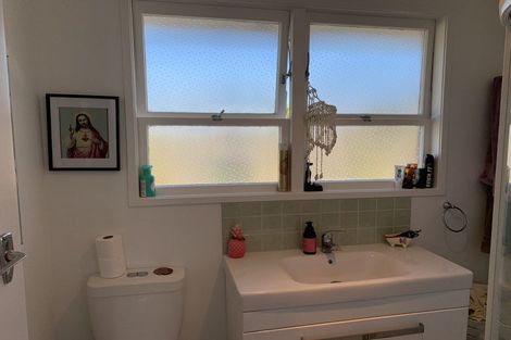 Photo of property in 2/19 Sudan Avenue, Milford, Auckland, 0620