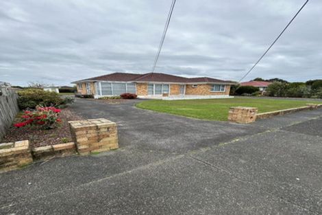 Photo of property in 12 Karaka Street, New Lynn, Auckland, 0600