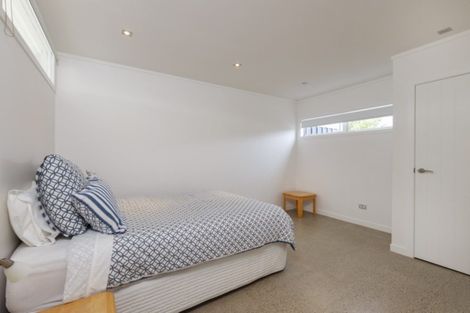 Photo of property in 31 Tohora Crescent, Omaha, 0986