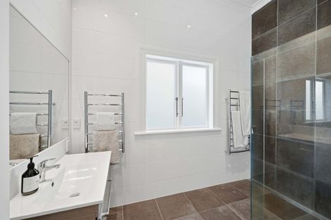 Photo of property in 45 Mozeley Avenue, Devonport, Auckland, 0624