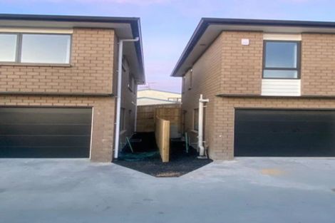 Photo of property in 50a Barbados Drive, Unsworth Heights, Auckland, 0632