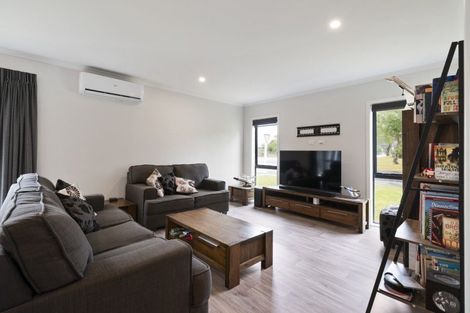 Photo of property in 61 Wilson Street, Bulls, 4818