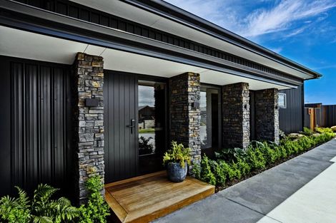 Photo of property in 22 Glenda Place, Seaward Bush, Invercargill, 9812