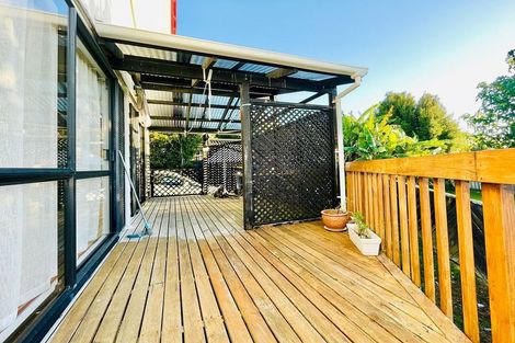 Photo of property in 19 Santiago Crescent, Unsworth Heights, Auckland, 0632