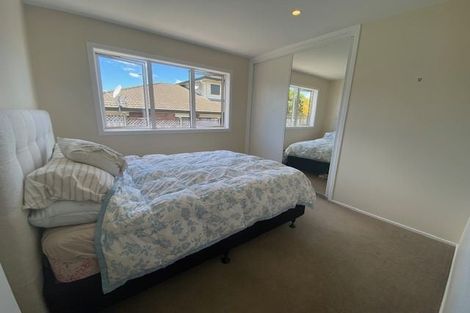 Photo of property in 1/10 Knights Road, Rothesay Bay, Auckland, 0630