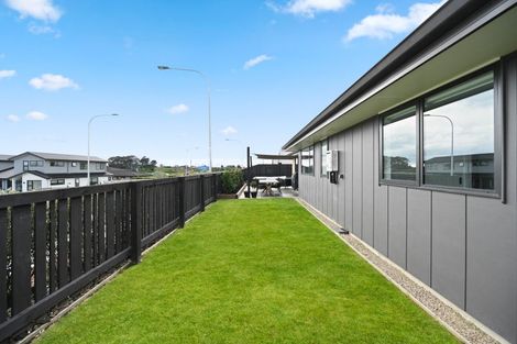 Photo of property in 8 Pragma Rise, Rototuna North, Hamilton, 3210