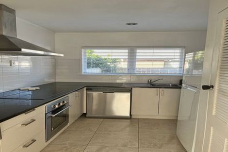 Photo of property in 2/11 Browns Avenue, Pakuranga, Auckland, 2010