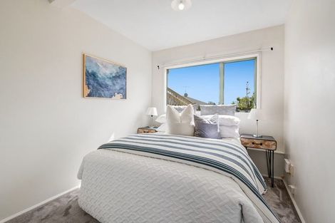 Photo of property in 1/3 Jumento Place, Unsworth Heights, Auckland, 0632