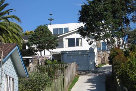 Photo of property in 1/112 Awaruku Road, Torbay, Auckland, 0630