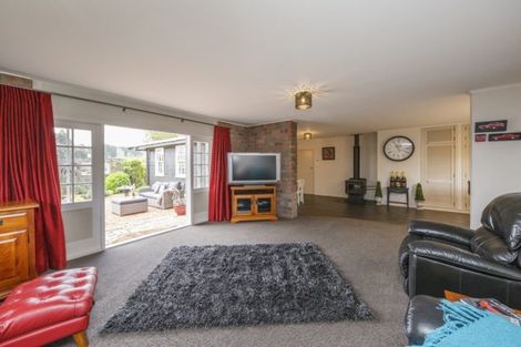 Photo of property in 273 Parewanui Road, Bulls, 4894