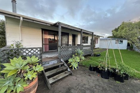 Photo of property in 36 Meadowvale Rise, Titirangi, Auckland, 0604