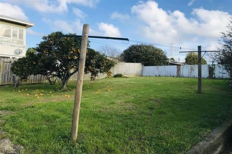 Photo of property in 15 Ayrton Street, Te Atatu South, Auckland, 0610