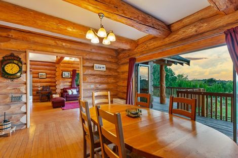 Photo of property in 847 West Coast Road, Oratia, Auckland, 0604