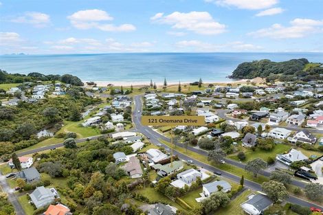 Photo of property in 121 Onemana Drive, Onemana, Whangamata, 3691