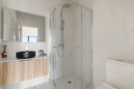 Photo of property in 4/32 Tapuwae Way, Mangere Bridge, 2022