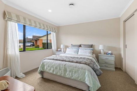Photo of property in Waimanu Bay Village, 17/1 Piriti Drive, Te Atatu Peninsula, Auckland, 0610