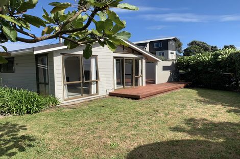 Photo of property in 10 Jane Street, Waikanae Beach, Waikanae, 5036