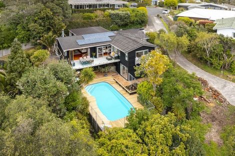 Photo of property in 19 Valerie Crescent, Okura, Albany, 0792