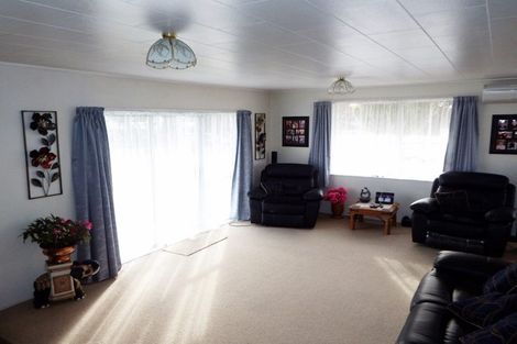 Photo of property in 25 Barton Street, Marton, 4710